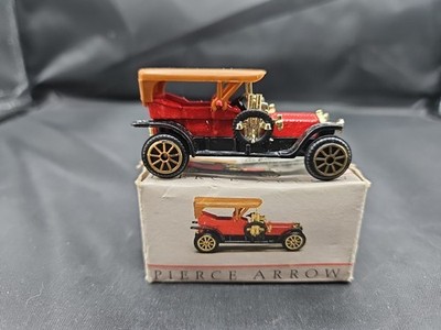 Vintage READERS DIGEST PIERCE ARROW Toy Car  #302 1:64 