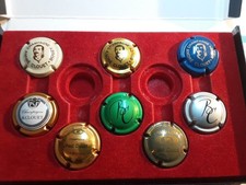 Assez Rare...8 Capsules de champagne Clouet. Cote 37