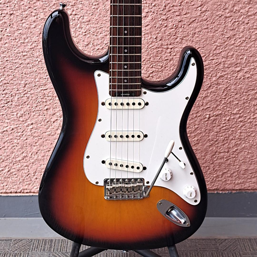 □Blade Levinson Limited Stratocaster ST | eBay