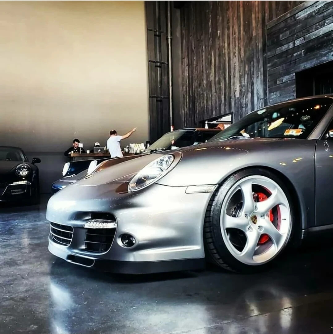 Porsche Carrera 911 Turbo C4s 18