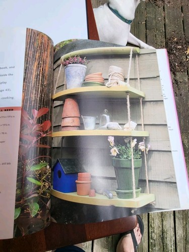 Handmade Garden Furniture Book - Foto 4 di 8