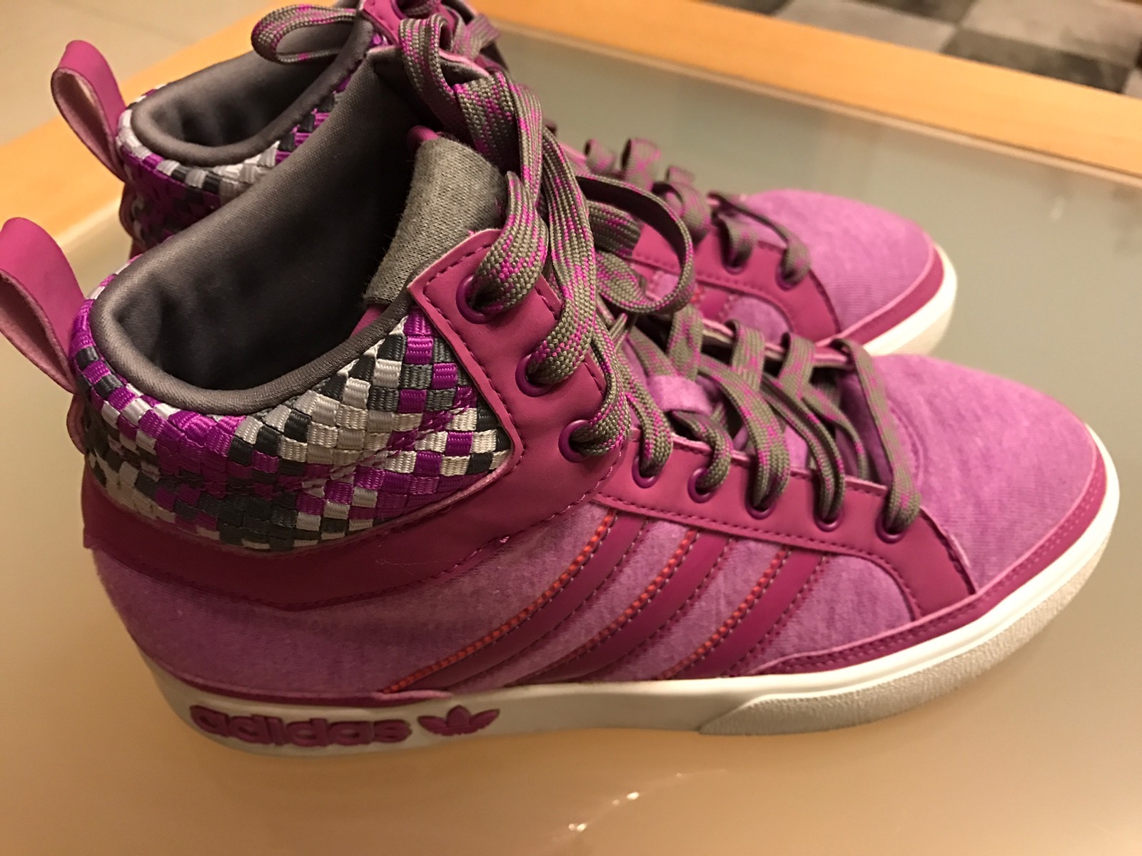 Adidas Top Court High W-Friendship Athletic Schuhe Pink Größe 37 / UK 6 Adidas Top Athletic Court High W-Friendship Athletic Top Schuhe Pink Größe 37 / UK 6 d8a24c
