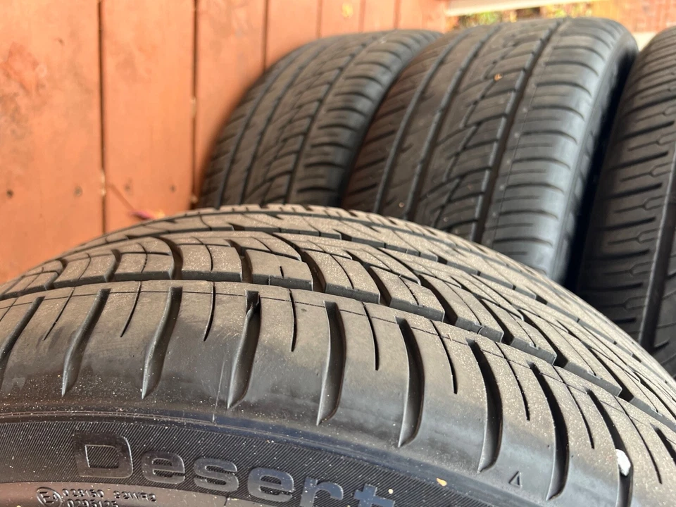 "4 llantas DUB 22"" con 4 neumáticos Delinte 265/40R22" Foto 2 de 4