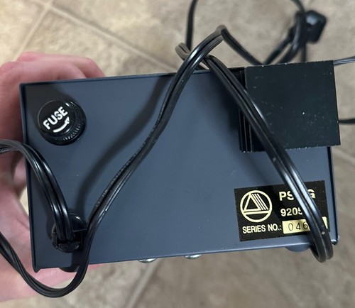 Pyramid PS-4G 3.5 Amp Regulated 13.8 Volt DC Power Supply 13.8v Gold Series - Zdjęcie 6 z 7