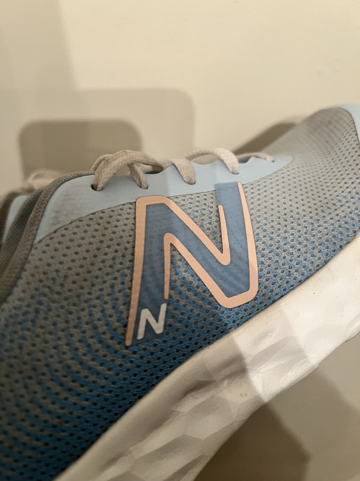 New Balance 520 V8 Running Shoes - Women’s Size 4.5 (US) Big Kids image 3