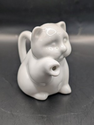 Vtg Miniature White Porcelain Kitty Cat Creamer Paw Spout