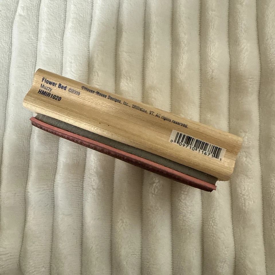 Selo House Mouse CAMA DE FLORES carimbos aposentados HMIR1020 2009 - Imagem 4 de 4