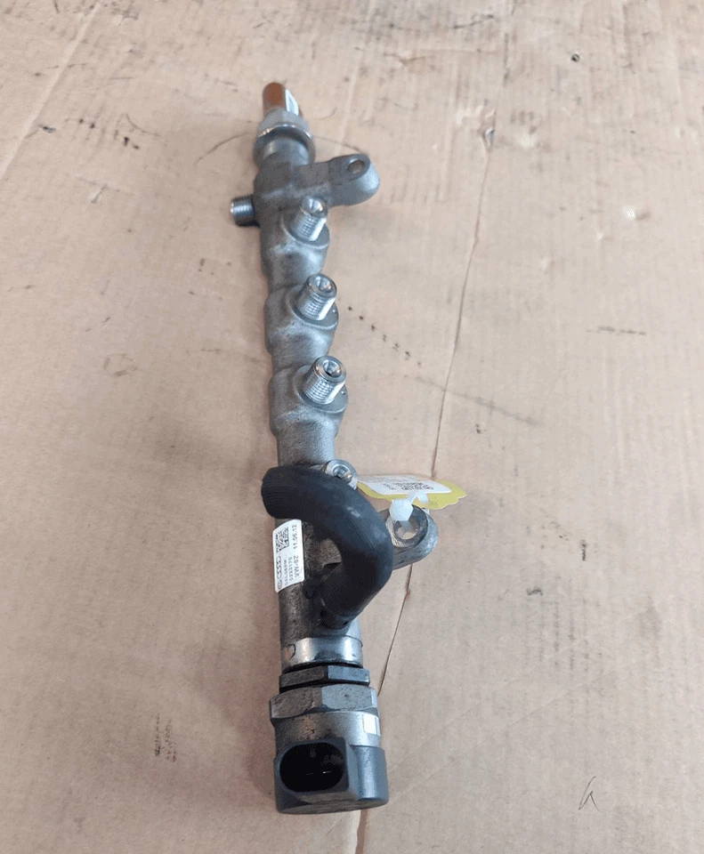 03L130089P Distributore carburante  SKODA YETI (5L) 2.0 TDI CR FAP(103Kw)4x4 Suv - Immagine 2 di 4