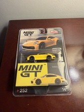 Mini GT Mijo Exclusive #252- Porsche 911 Carrera 4S: Racing Yellow (Blister)