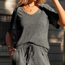 Women's Size Medium V-Neck T-Shirt Ribbed Dark Green Heathered Short Sleeve