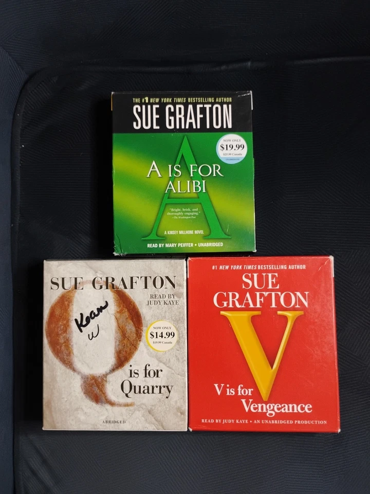 SUE GRAFTON 3 BOOK LOT - CD Audiobooks - Image 1 of 4