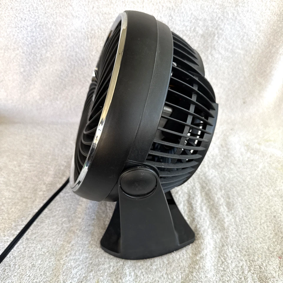 Desktop Fan Table/Desk Fan: Utilitech 10 1/2" Adjustable / Tilt Head 3 Speeds - Image 4 of 4