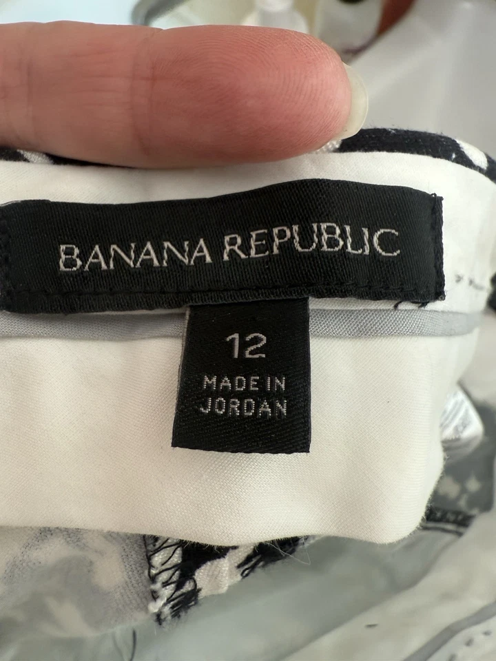 Pantalones al tobillo Banana Republic Sloan para mujer talla 12 negros florales tiro medio Foto 2 de 4