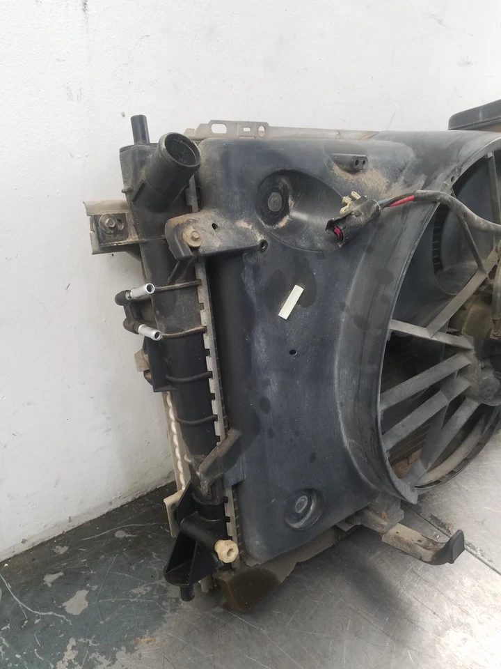 Ventilador enfriador condensador radiador Grand Marquis/Corwn Vic Victoria 2002 #9286 P3 Foto 4 de 4