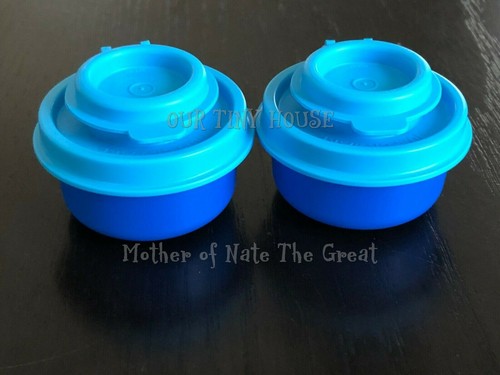 TUPPERWARE SMIDGET Salt and Pepper Shakers Mini Travel Blue 1 oz. Smidgets - Picture 2 of 6