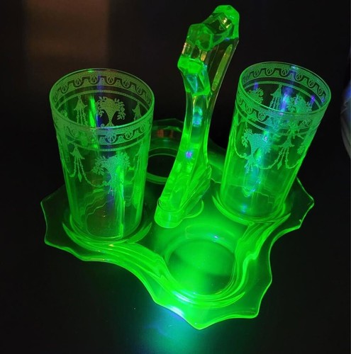Rare Antique Cambridge Glass Bridge Set Tray 2 Tumblers UV Reactive Vaseline - 第 1/17 張圖片