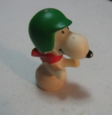 Vintage Snoopy Red Baron Pilot United Feature Syndicate Inc. Corp