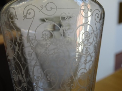 VINTAGE TWO DECANTERS WINE AND CORDIAL GLASSES PATTERN ART DECO ENGRAVED ACID - Picture 9 of 17