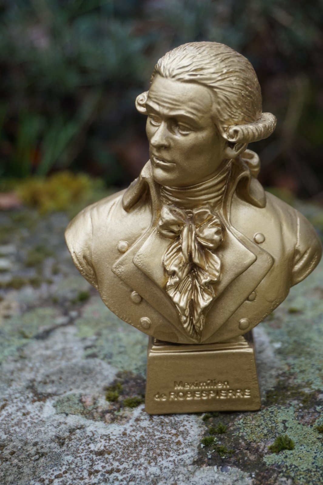 Buste Robespierre RE0498 statuette de collection dorée pour cabinet