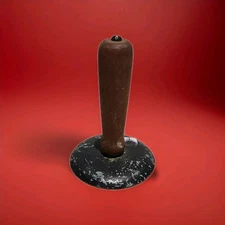 VINTAGE  PRIMITIVE RUSTIC PIG SCRAPER PIG FARM TOOL 4.75" TALL X 3.5" DIAMETER 