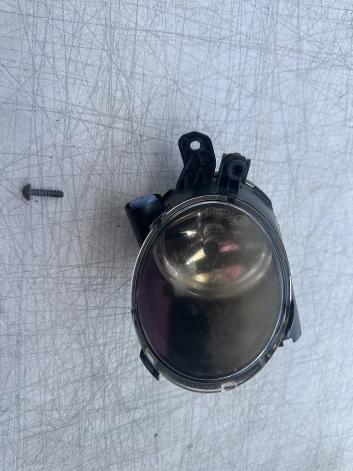 2015 VOLVO XC70 FRONT BUMPER FOG LIGHT FOG LAMP LEFT SIDE OEM - Image 2 of 4