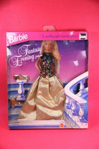 Barbie Fantasy Evening Fashions 1994 vestido de gala dorado # 13023 Mattel
