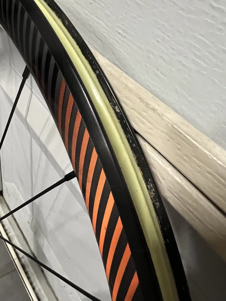 Juego de ruedas de bicicleta de carretera Giant PR2 700 C Tubeless Ready. Buje Shimano .�� Foto 4 de 4