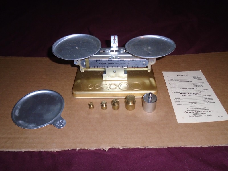 Correct Count Single Beam Balance Scale No. R-47 with 5 Weights and Pan Vintage