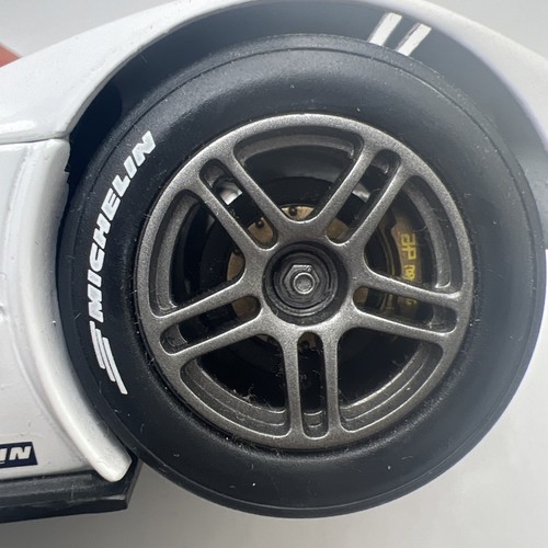 1/18 Kyosho 08532A BMW V12 LMR 1999 Le Mans and Sebring Winner #15 Martini-Dalma - Bild 13 von 15
