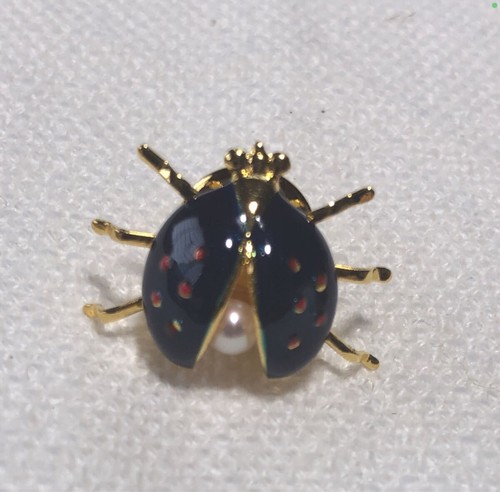 Mikimoto Akoya Pearl color Ladybug Pin Brooch Gold Enamel Lucky Charm D946