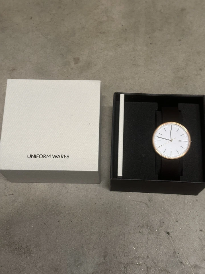 Reloj Uniform Wares M40 fecha en PVD oro rosa marrón correa de cuero napa Foto 3 de 4