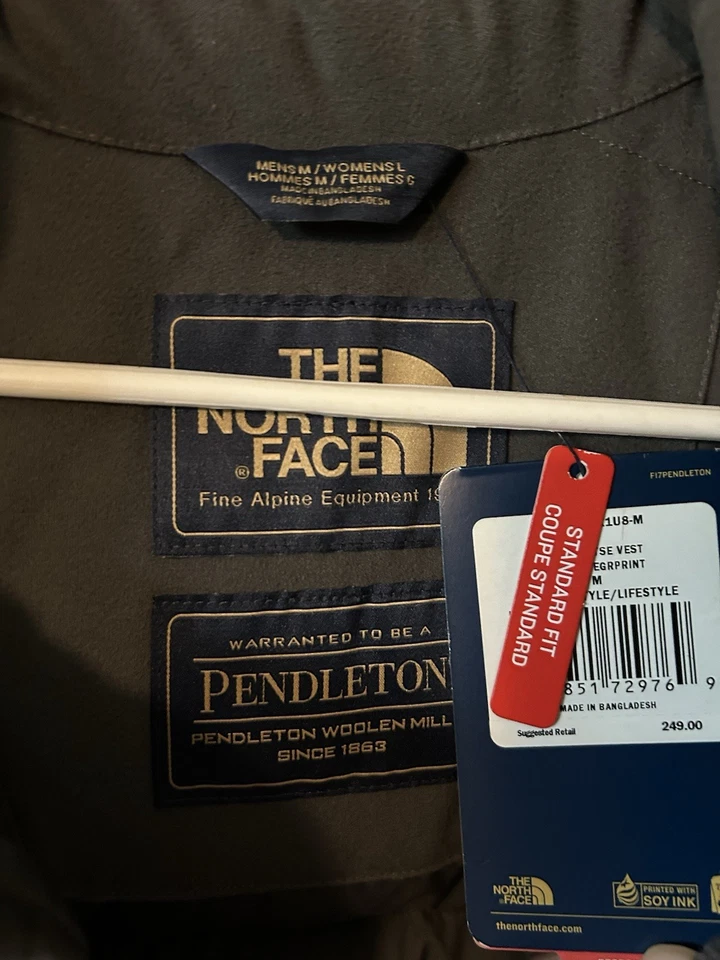 The North Face x Pendleton 700 Puffer Vest Men’s “M” Rare Limited Brand New - Image 3 of 4