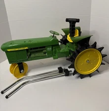 John Deere 4010 Diesel Tractor Traveling Lawn Sprinkler Die Cast, Works