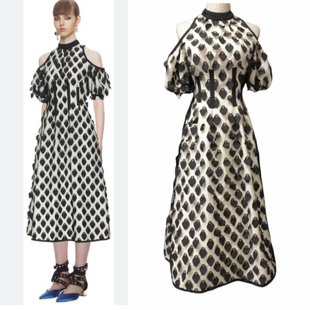 || SALE || Self-Portrait >> 3Dフローラルマキシドレス SELF-PORTRAIT Casual Ruffle-trim 3d Petal Maxi Black White