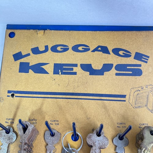 Vintage Curtis Industries Luggage Key Blank Wall Rack Display with Blank Keys - Picture 8 of 17