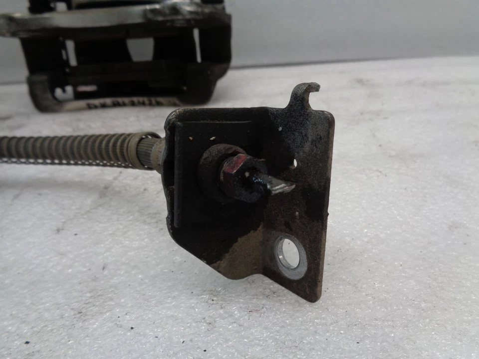 Pinza de freno delantera izquierda del lado del conductor Hyundai Accent 2012-2017 OEM DK812426 Foto 3 de 4