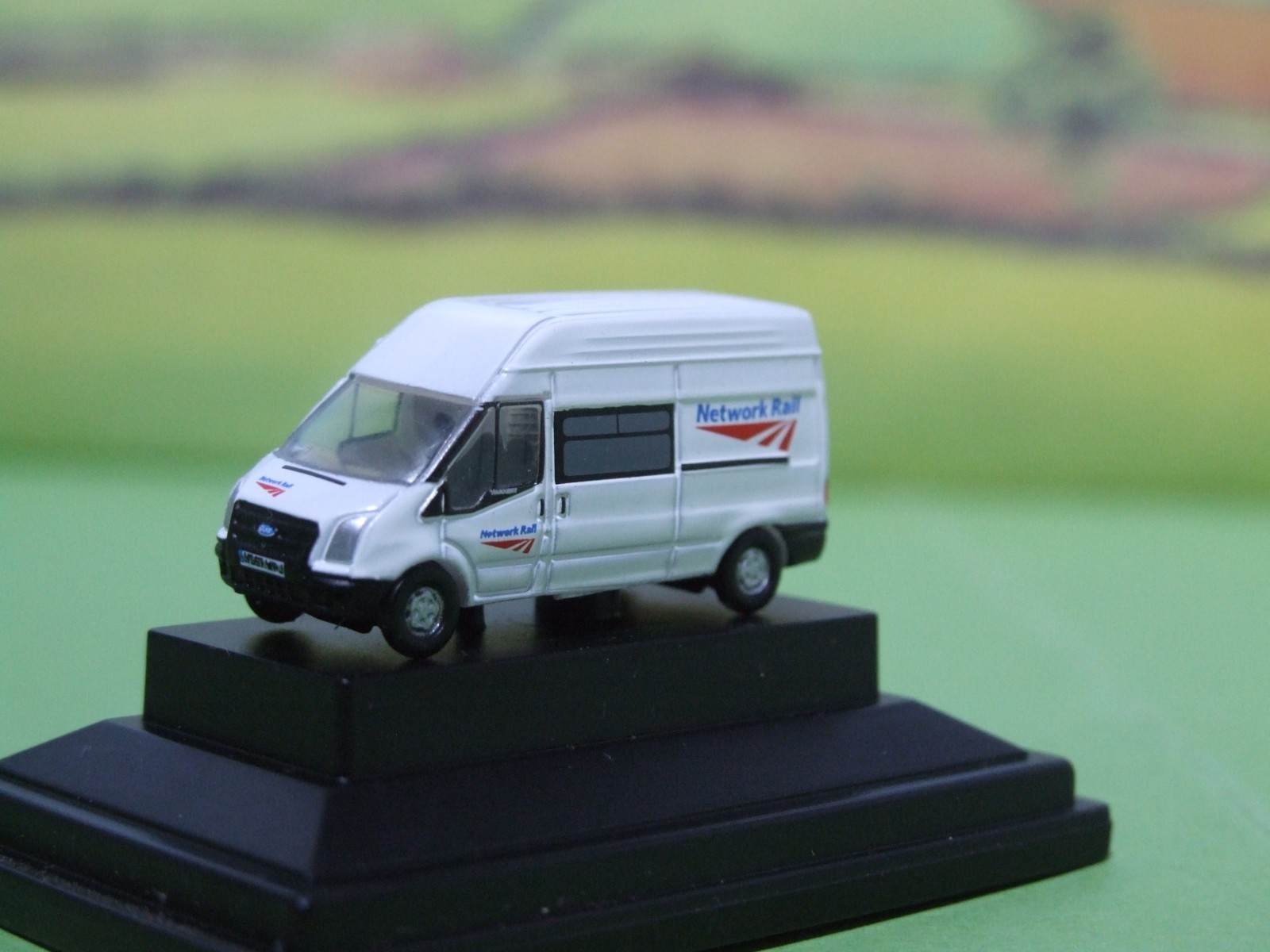 Oxford N Gauge  Network Rail 2007 Ford Transit