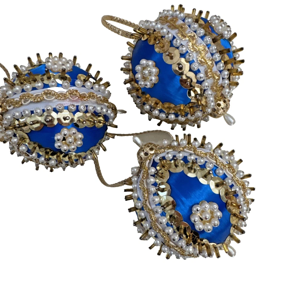 Juego de 3 adornos de bola de satén de Navidad con cuentas de lentejuelas azul dorado hecho a mano MCM Foto 2 de 4