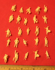 Unpainted Figures Lot of 50 - HO Scale — photo 2