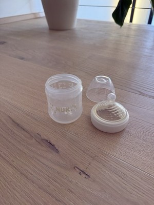 Babyfläschchen, Baby Flasche, Fläschchen, NUK, weiß