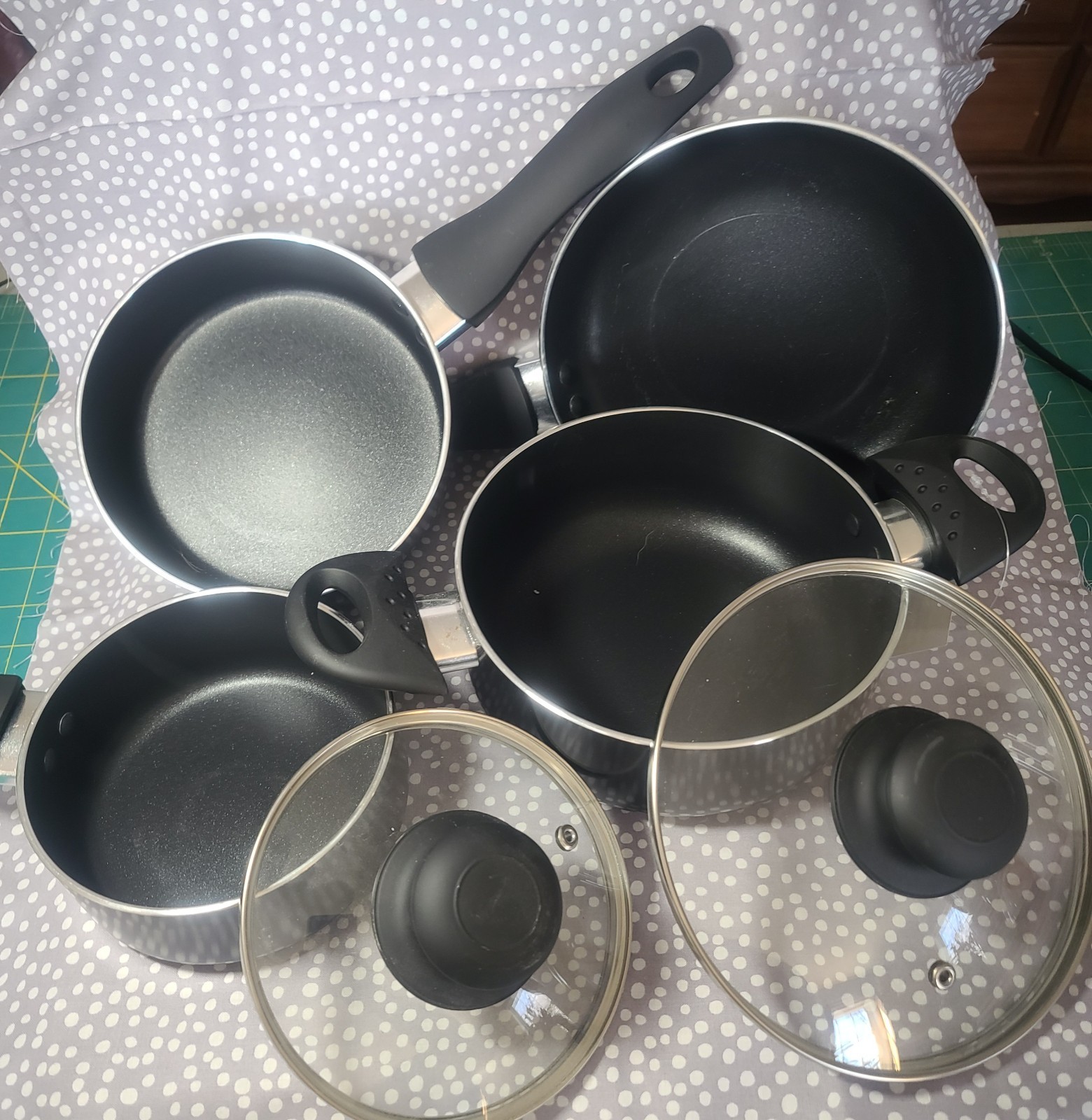 Vremi Non Stick Cookware 6Pc Set Saucepans Skillet Lids New Never Used