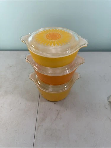 N1 Vintage Set Of 3 PYREX Daisy Sunflower Covered Casserole Dishes Clear Lids