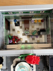 LEGO Assembly Square 10255 100% Complete & Instructions Creator Expert -mm