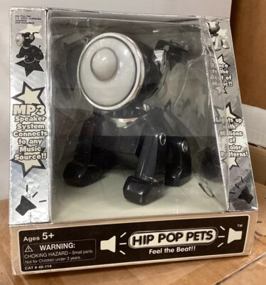 HIP HOP PETS BY  SILVERLIT  ( Feel The Beat Dog ) MP3 Player Collectible
