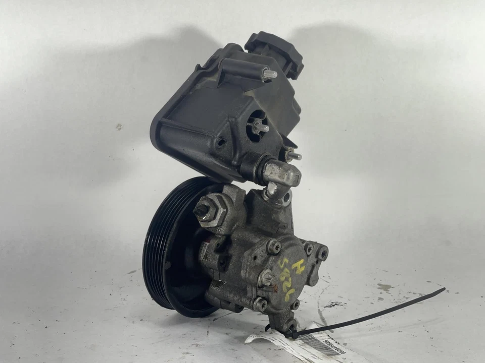 Bomba de dirección asistida usada se adapta a: Mercedes-benz Mercedes clase s 211 2008 tipo E350 Foto 2 de 4