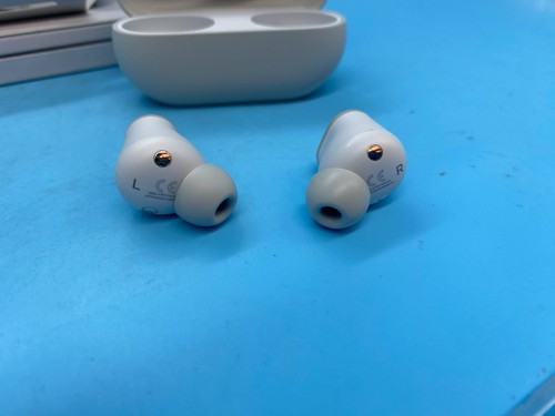 Genuine Beats Solo Buds Wireless Headphones Grey with Apple Warranty 06/2026 - Picture 3 of 11