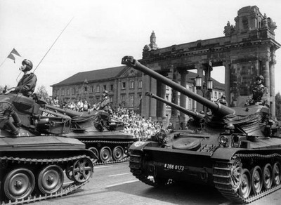 French tanks driving past Charlottenburger Tor Berlin during final- Old Photo 1
