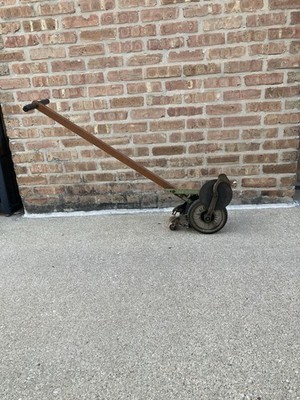 VINTAGE THE MASTER LAWN TRIMMER AND EDGER PUSH MOWER GREAT SHAPE