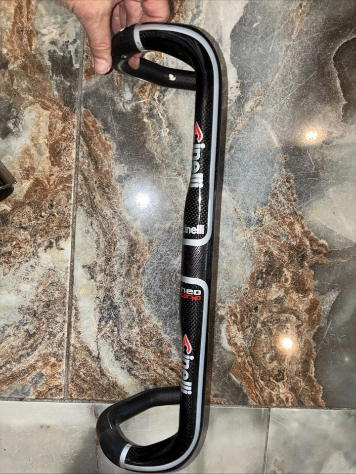 Manillar Cinelli Neo Carbono 44cm C-C 31.8 En muy buena condición Foto 2 de 4