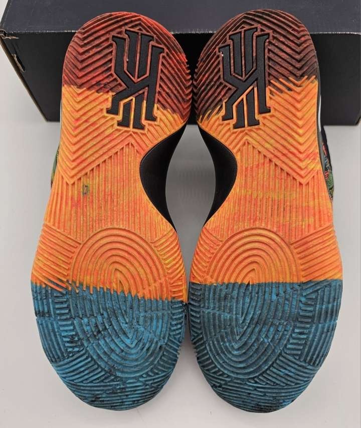 Size 8 men Nike Kyrie 2 BHM, 828375-094 basketball shoe
